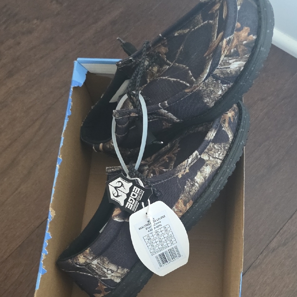 Hey Dude Realtree Edge Black and Brown Camo Tag